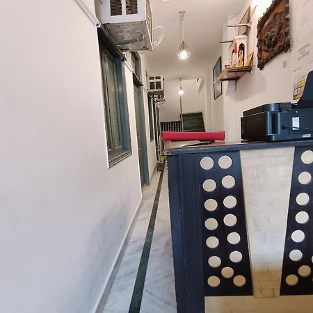 Hotel Hauz Khas Fort View Нью-Дели Экстерьер фото