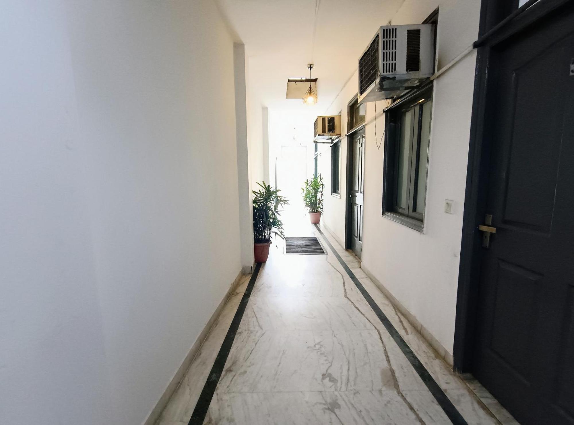 Hotel Hauz Khas Fort View Нью-Дели Экстерьер фото