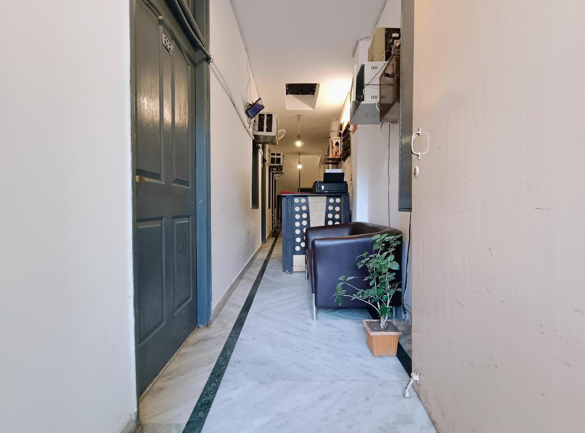 Hotel Hauz Khas Fort View Нью-Дели Экстерьер фото