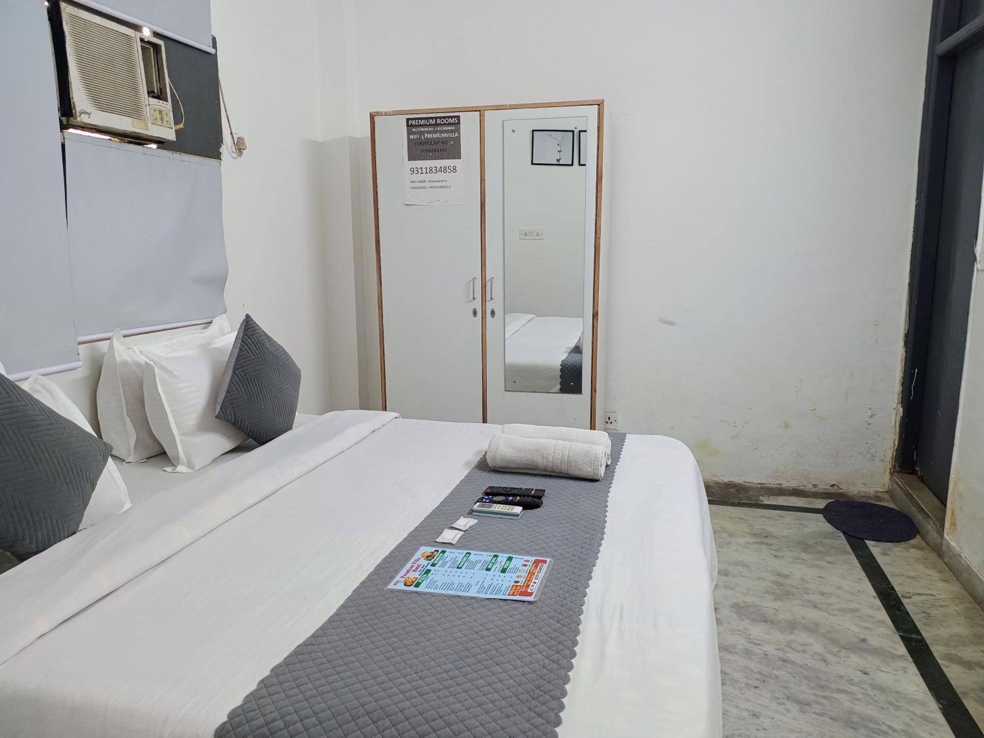 Hotel Hauz Khas Fort View Нью-Дели Экстерьер фото