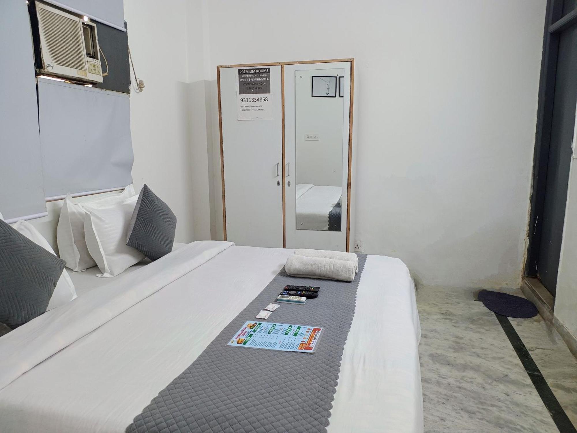 Hotel Hauz Khas Fort View Нью-Дели Экстерьер фото
