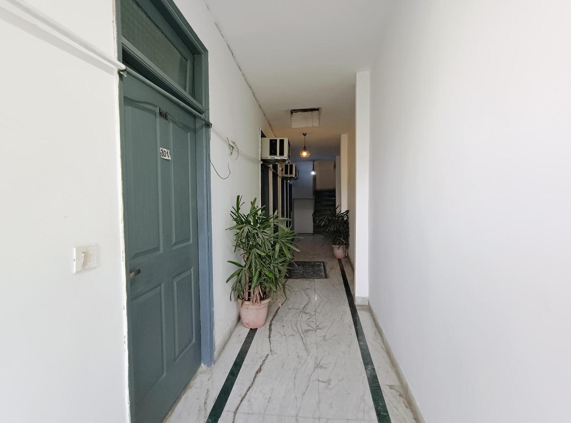 Hotel Hauz Khas Fort View Нью-Дели Экстерьер фото